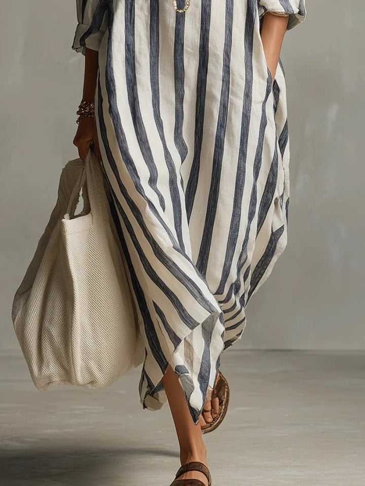 Komfortabel oversized skjortekjole i stribet linned til damer, ideel som let sommerkjole.