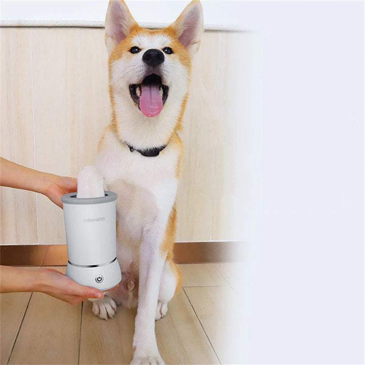 Automatisk poterenser til hunde. Fjerner effektivt mudder og snavs fra hundens poter. Optimal hundepleje.