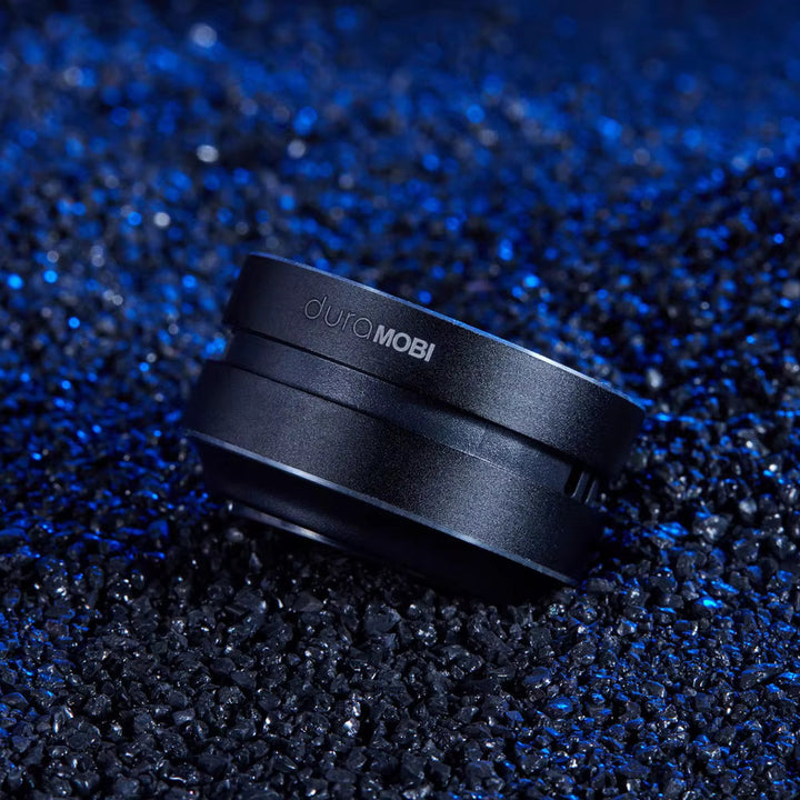 Innovativ bærbar Bluetooth højttaler i rød, perfekt til musik med fyldig overfladelyd.