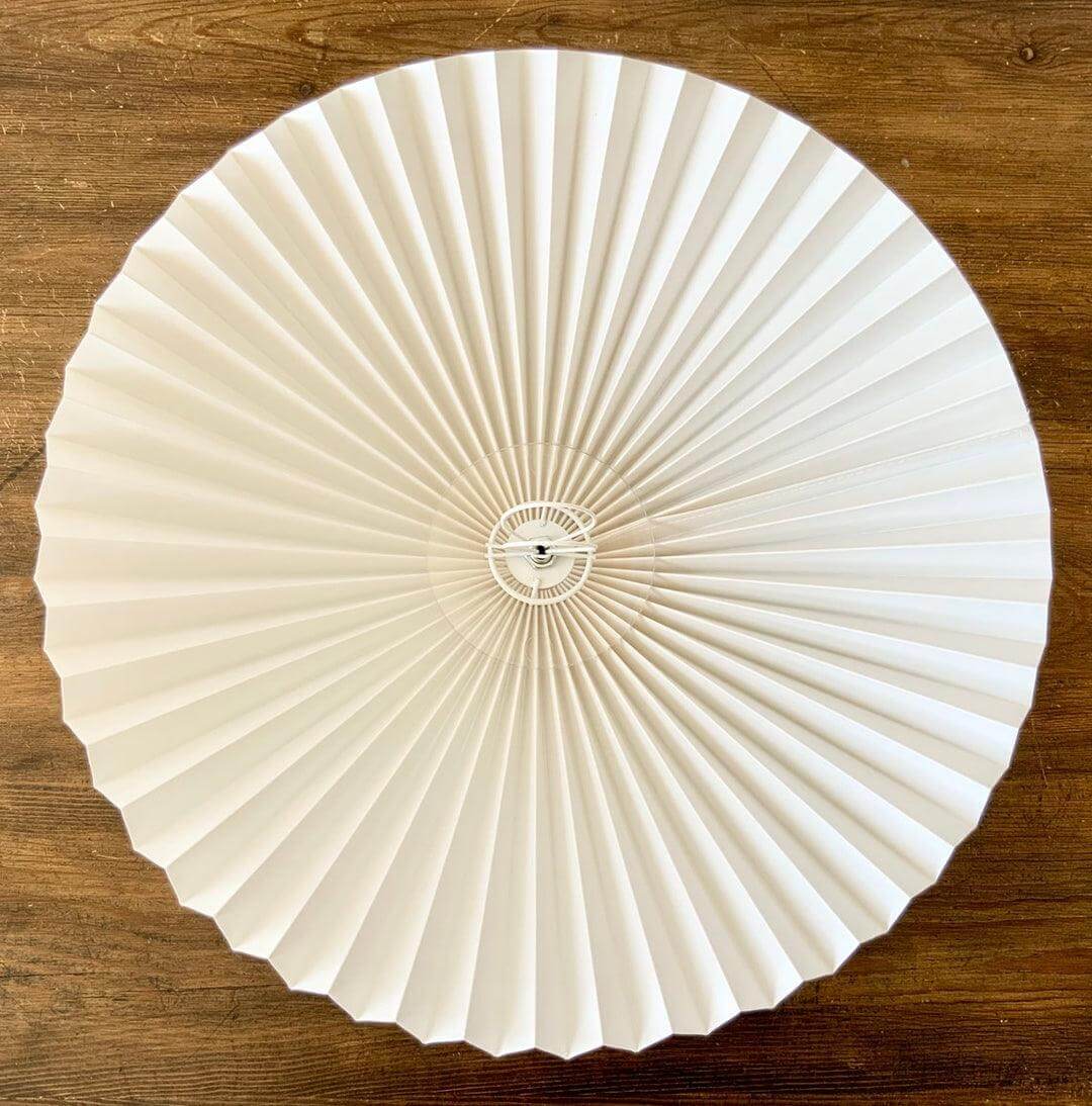 Buet skrivebordslampe