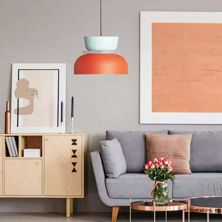 Moderne loftlampe i farveblokke med nordisk design