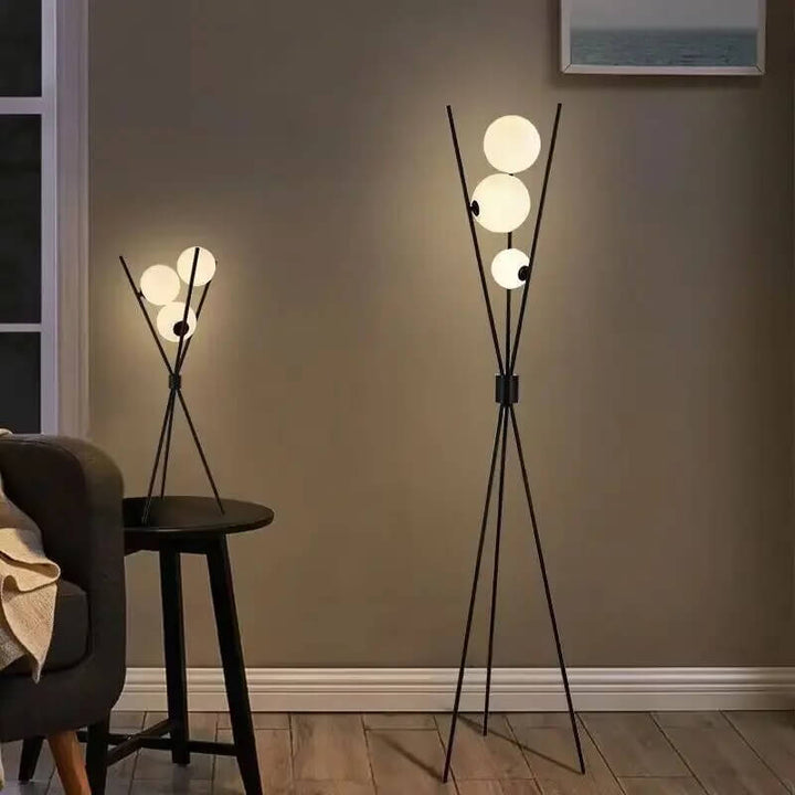 Moderne LED bord- og gulvlampe