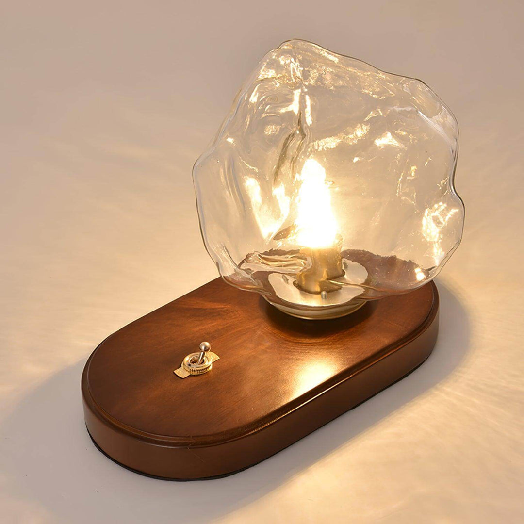 Stilfuld isstensk design glasbordlampe