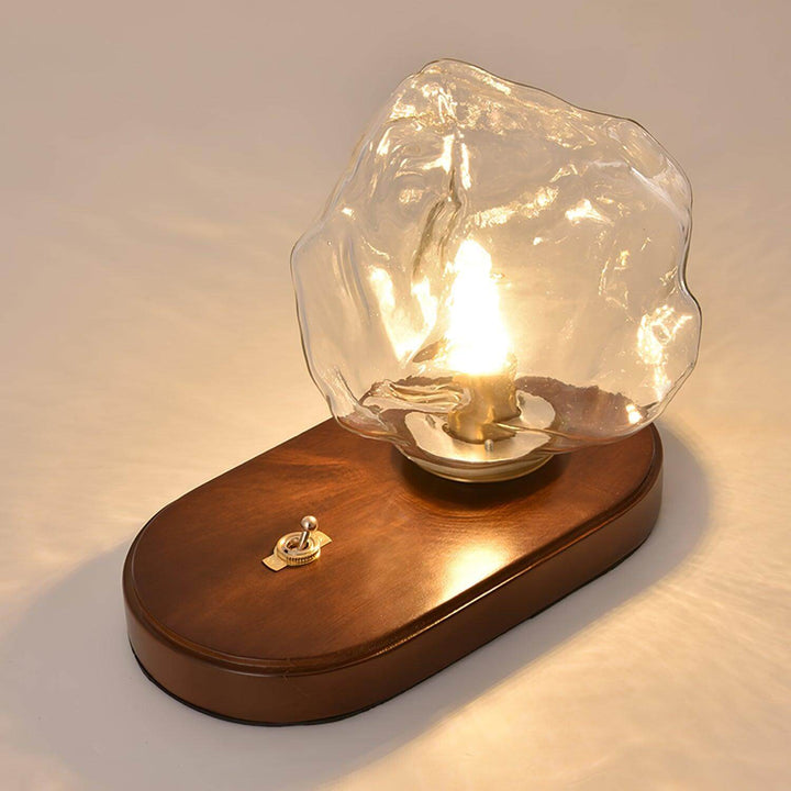 Stilfuld isstensk design glasbordlampe