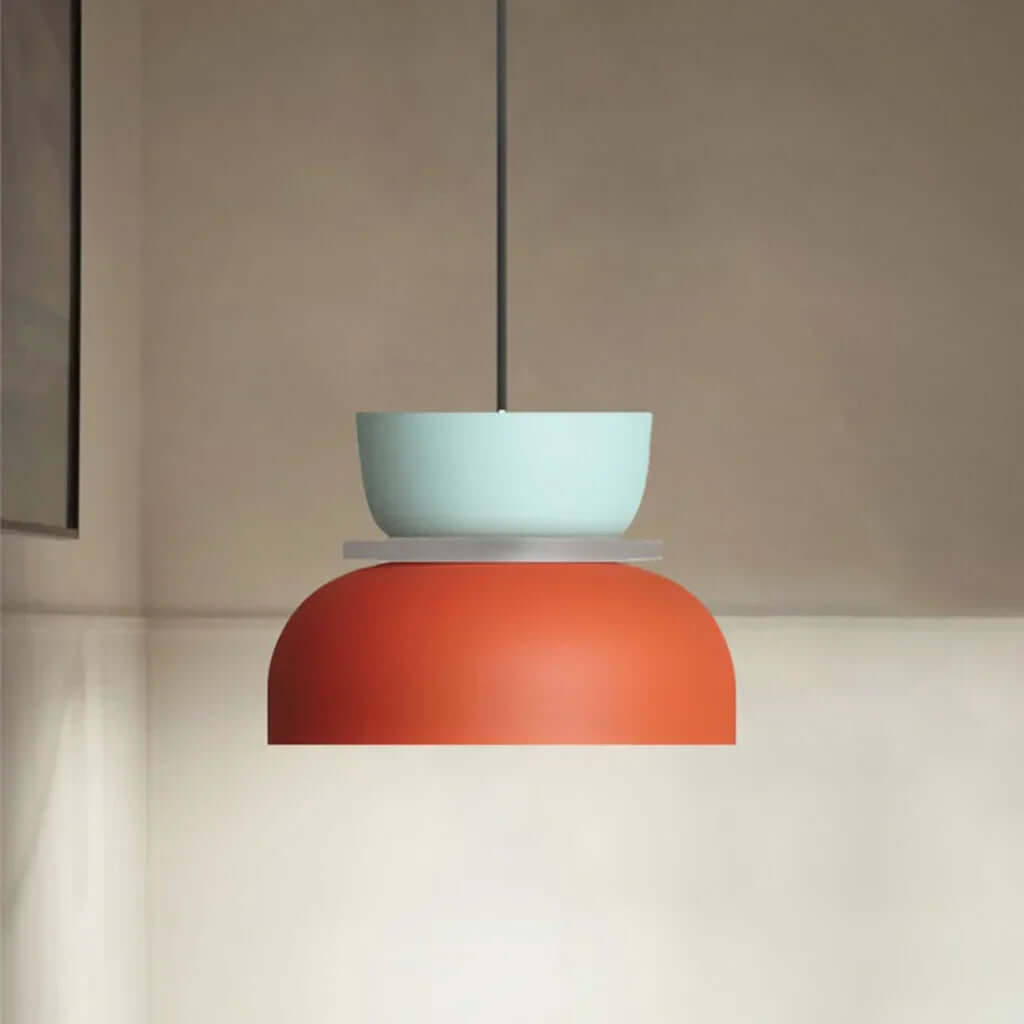 Moderne loftlampe i farveblokke med nordisk design