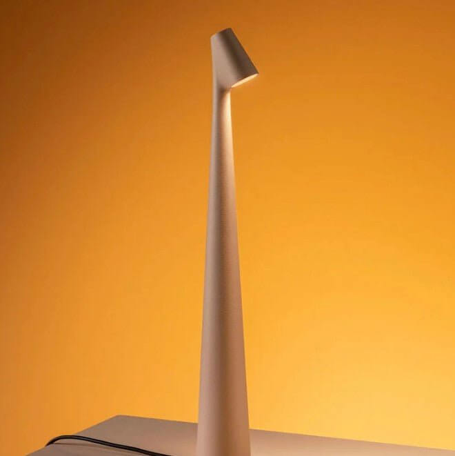 Bærbar LED-bordlampe med lang batterilevetid