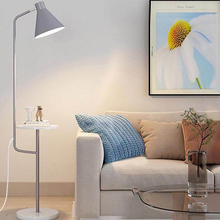 Moderne Gulvlampe med Bord - Stilfuld og Praktisk