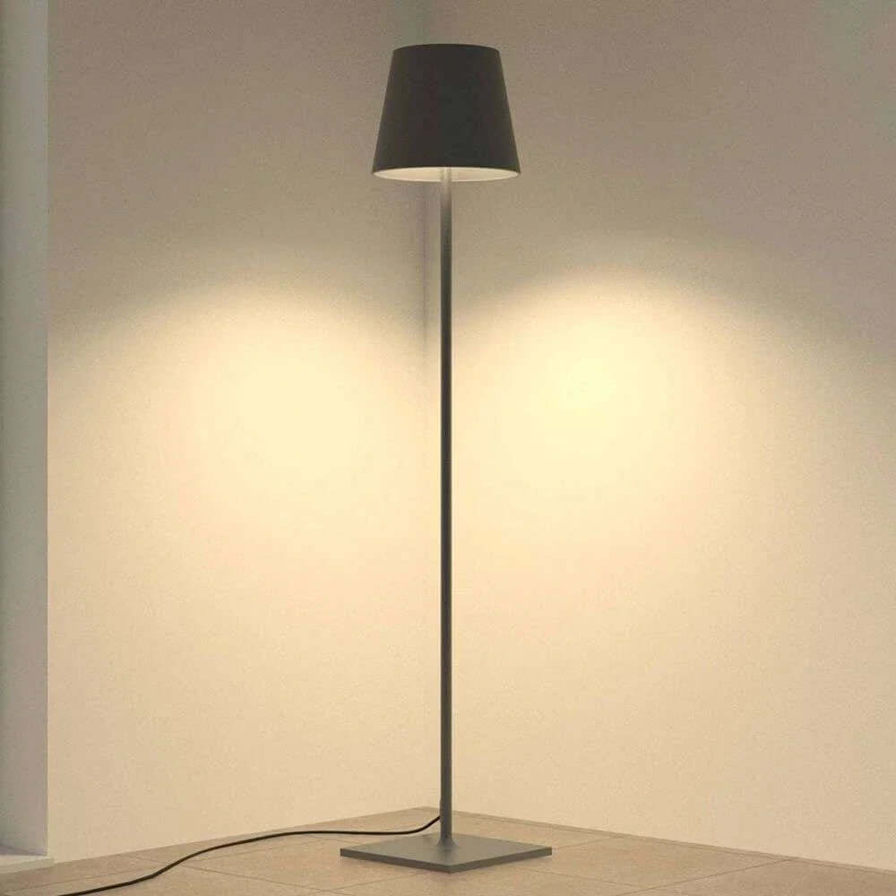 Moderne trådløs LED-gulvlampe