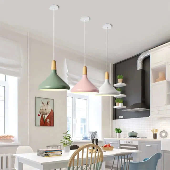 Moderne konisk metal pendellampe