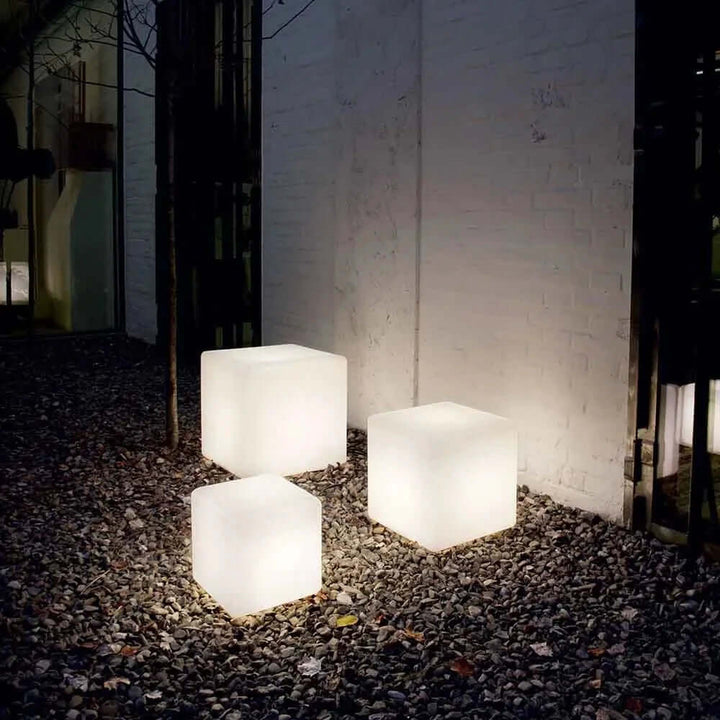Kubisk Have Lampe