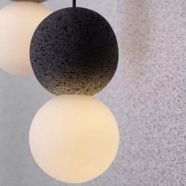 Moderne loftslampe med betonmønster og glas