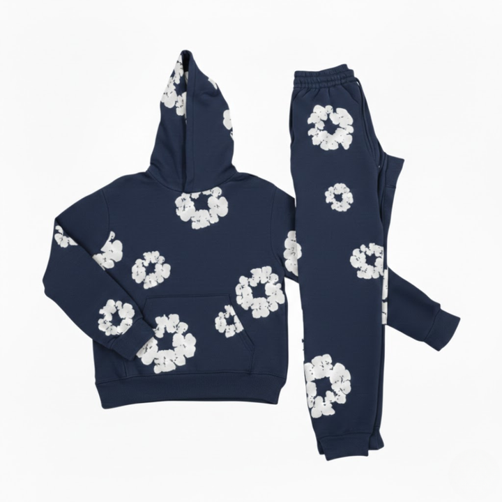 Dame træningssæt med blomsterprint. Perfekt som hyggetøj eller til let fitness. Moderne look.