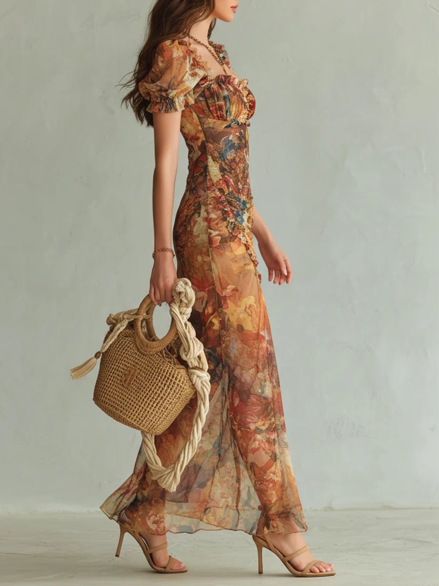 Dame elegant blomstret sommer maxikjole i boheme stil med sweetheart hals, ideel til fest.