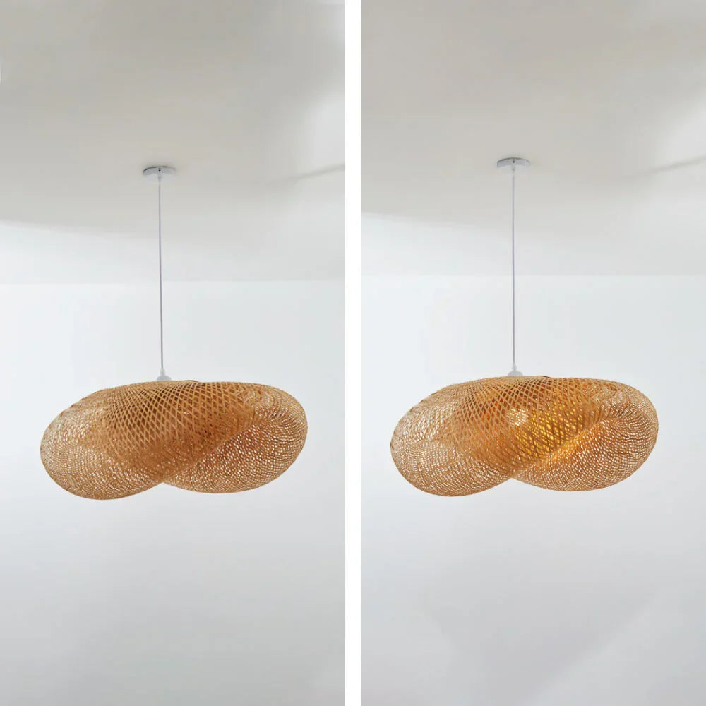 Miljøvenlig bambus pendellampe med flettet design. Perfekt til naturlig og varm LED belysning.