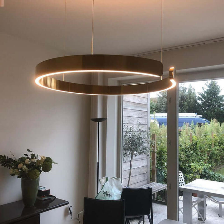 Moderne LED-cirkel loftlampe - stilfuld belysning til hjemmet