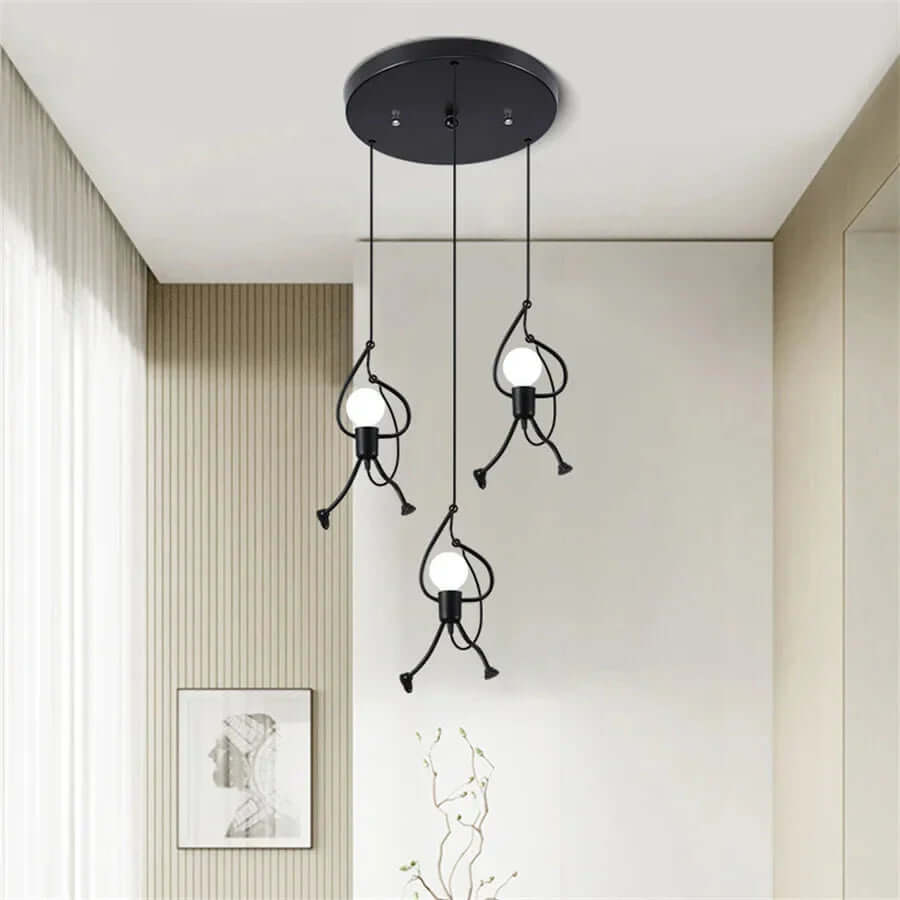 Sjov pendel lampe med dukkedesign