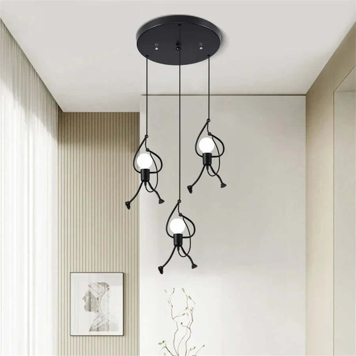 Sjov pendel lampe med dukkedesign