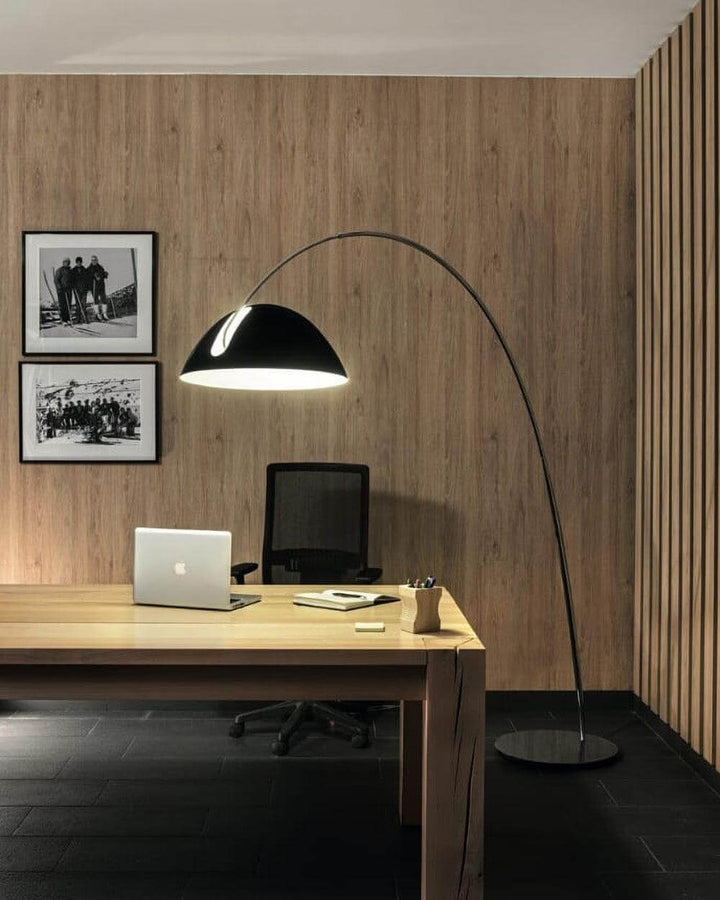 Buet Gulvlampe