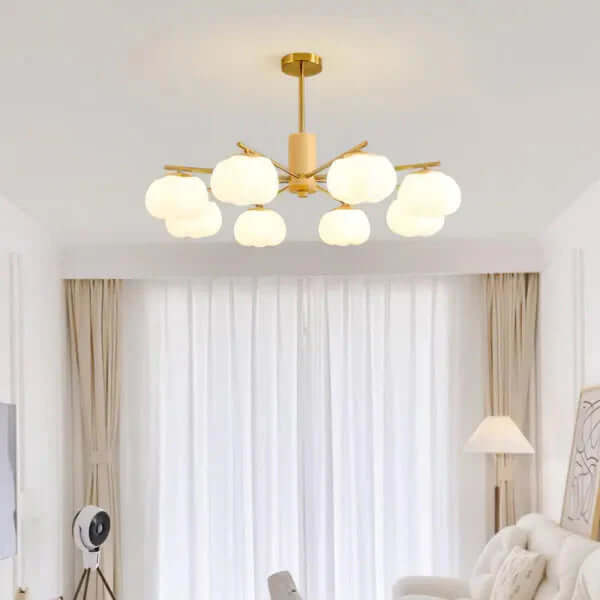 Moderne loftslampe i træ og bomuldskugler