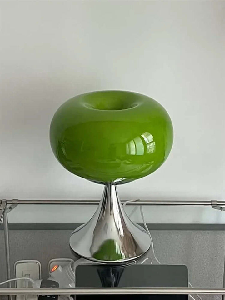 Retro æbleformet bordlampe