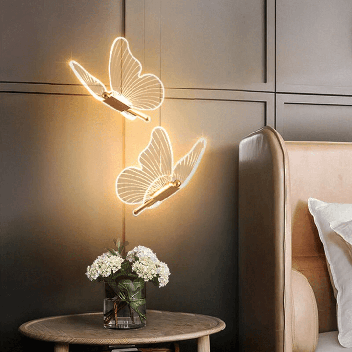 Hængende lampe med sommerfuglemotiv