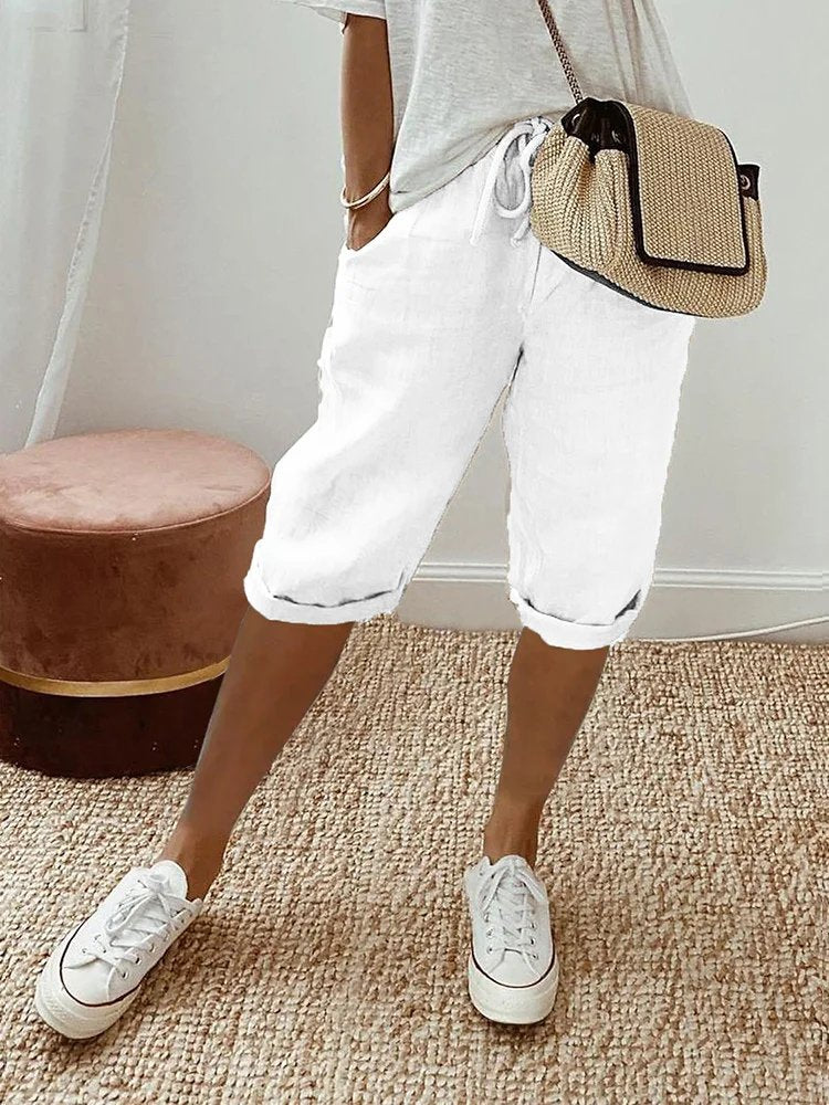 Dame Bermuda snørebåndsshorts i blødt hør. Ideelle lette sommershorts for en afslappet stil og komfort.