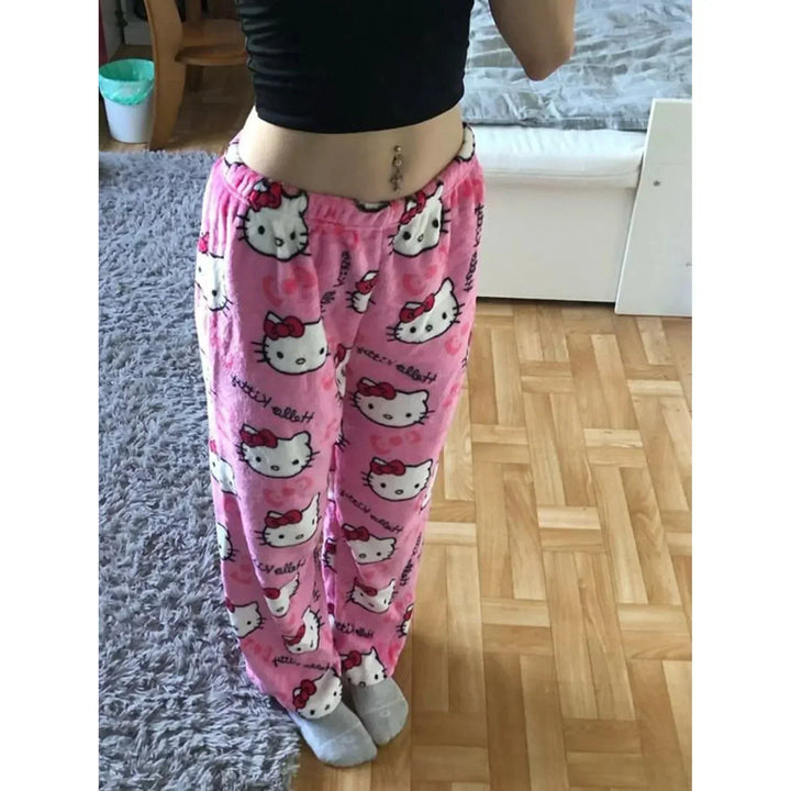 Blødt dame pyjamas sæt i Hello Kitty design med shorts & top, perfekt til hyggelig afslapning og nattøj.