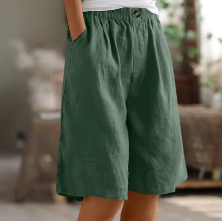 Kvindemode sommershorts i afslappet pasform, ideelle til afslapning eller hverdag.