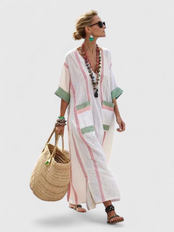 Dame stribet bohemekjole med V-hals, maxilængde og linnedlook, perfekt til sommer.
