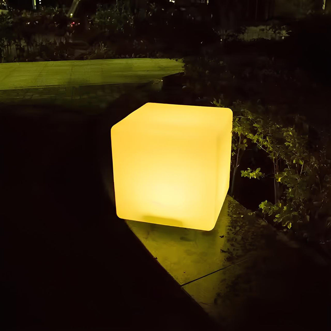 Kubisk Have Lampe