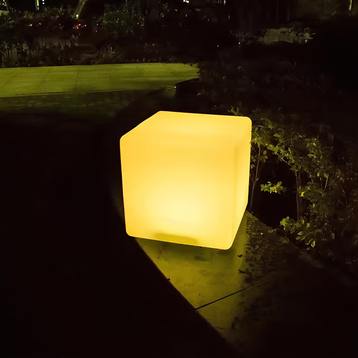 Kubisk Have Lampe