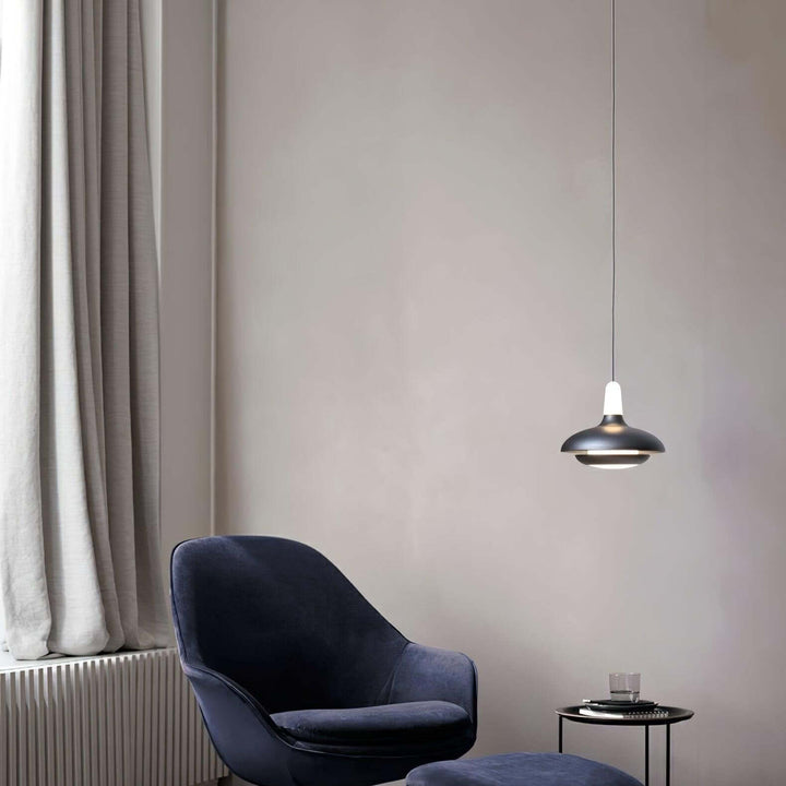 Moderne loftslampe i tropisk stil