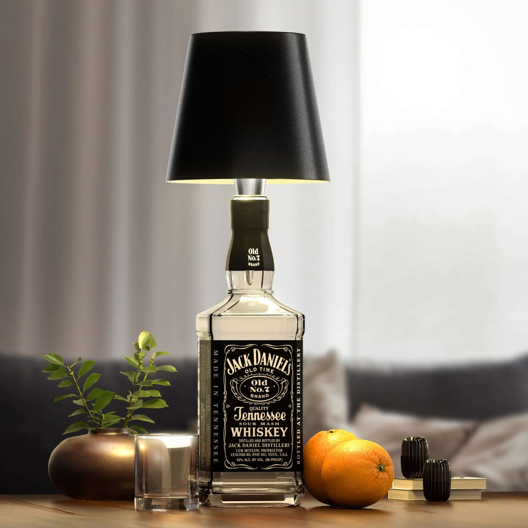 EcoGlow LED Flaskelampe; stilfuld, trådløs bordlampe skaber stemningslys. Genopladelig, bæredygtig indretning.