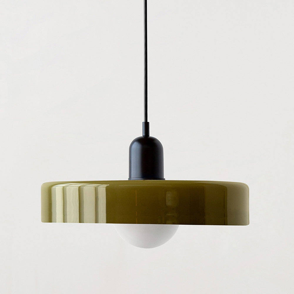 Bauhaus pendellampe i farvet glas. Tidløs designlampe, der beriger ethvert rum.