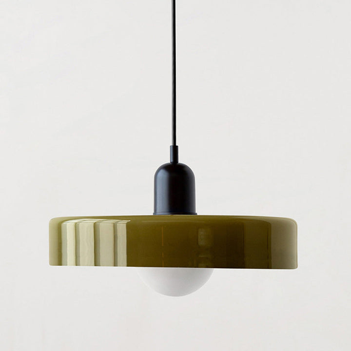 Bauhaus pendellampe i farvet glas. Tidløs designlampe, der beriger ethvert rum.
