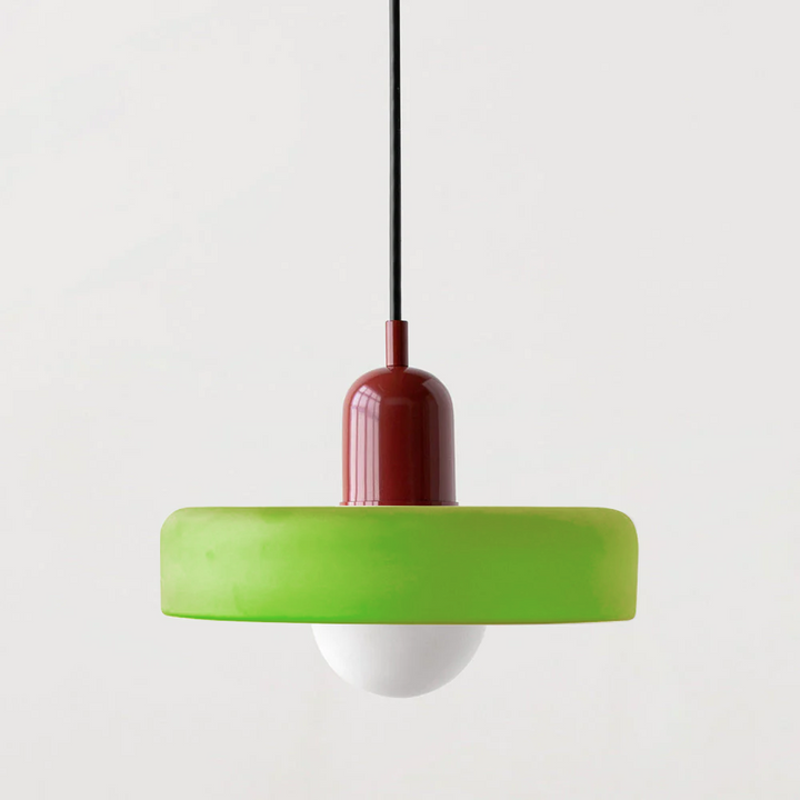 Kunstnerisk pendellampe i farvet glas. Bauhaus design til elegant og stemningsfuld bolig.