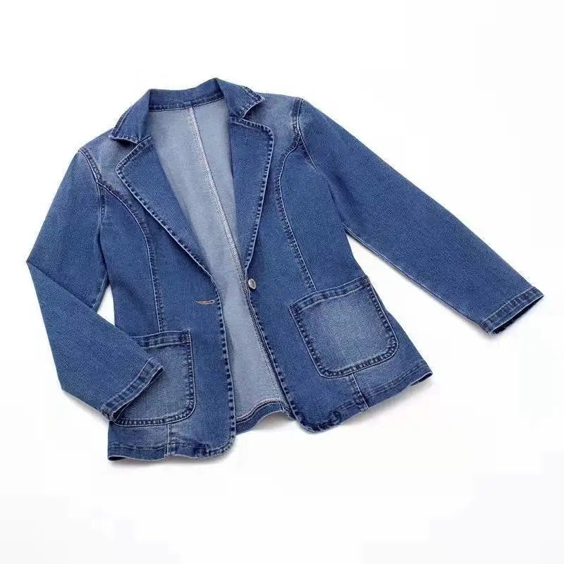 Blå denimblazer til kvinder: elegant, klassisk design med komfortabel pasform. Alsidig jakke til moderne, tidløs stil.