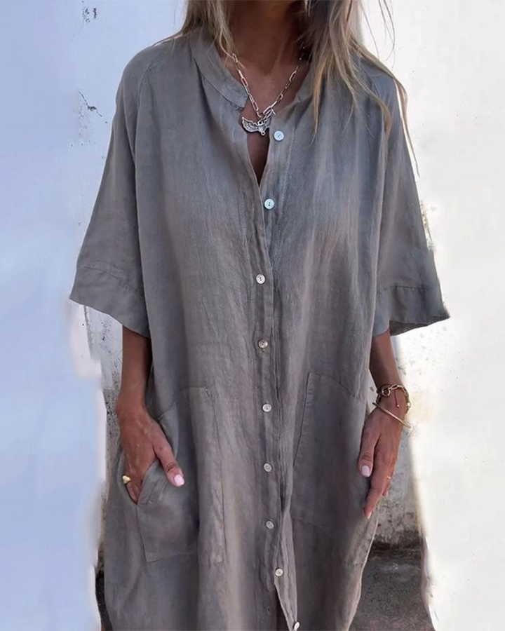 Elegant boho skjortekjole til kvinder. Komfortabel sommerkjole med afslappet pasform, perfekt til varme dage.