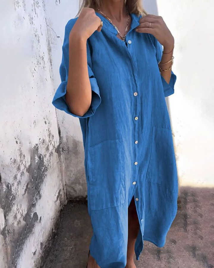Rejsevenlig boho skjortekjole til kvinder. Elegant og luftig sommerkjole, perfekt til solrige dage.