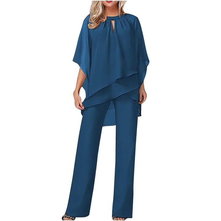 Smukt chiffon festdragtsæt til damer med elegant asymmetrisk design og flagermusærmer. Ideel til aftenbrug.