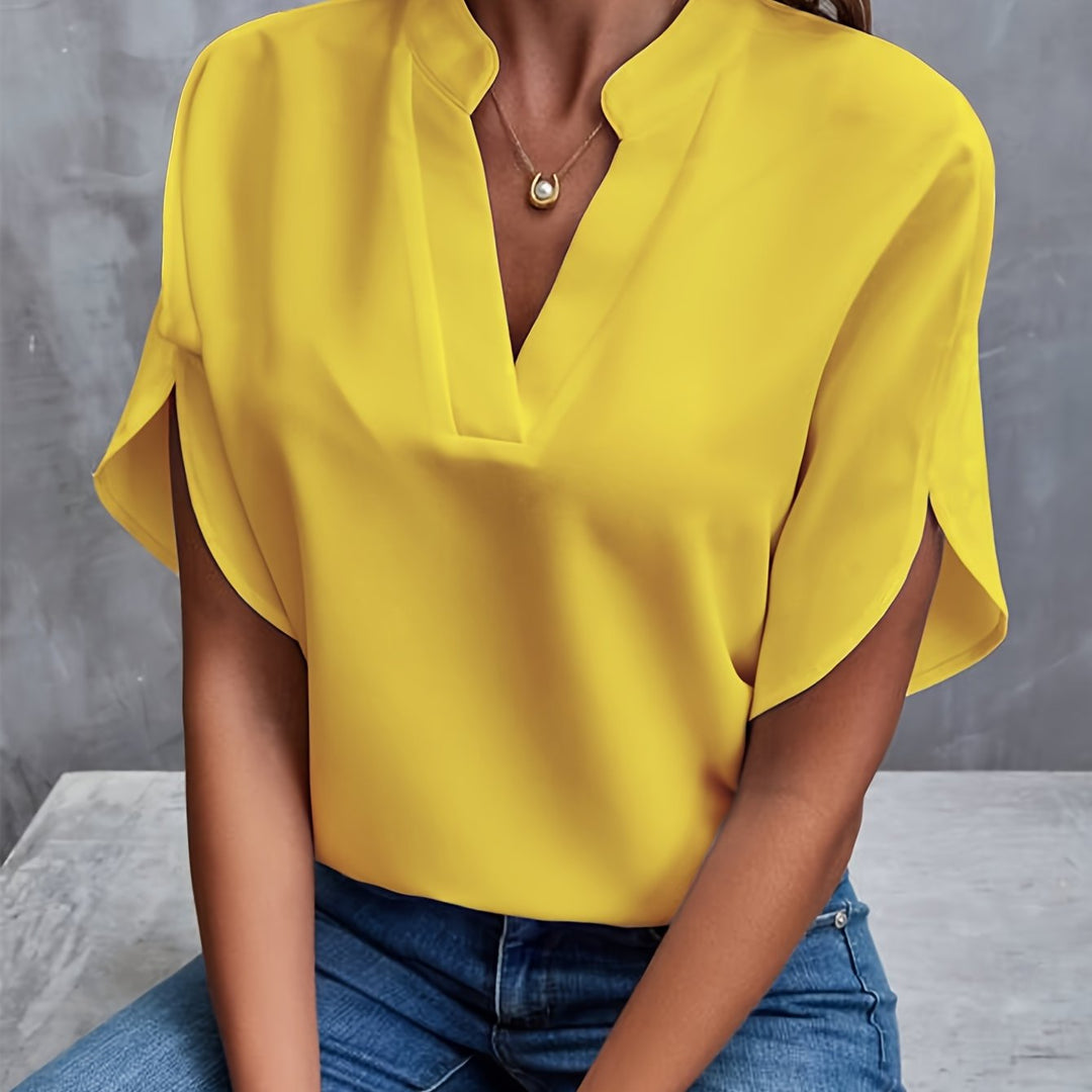 Elegant damebluse, perfekt for forår. Let, komfortabel og stilfuld kvindebluse i moderne oversize look.