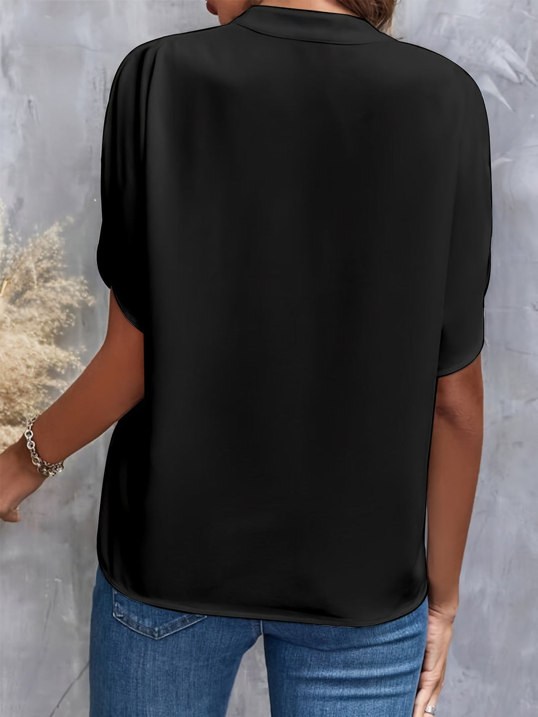 Stilfuld damebluse til forår & sommer. Let og elegant kvindebluse, komfortabel oversize bluse.