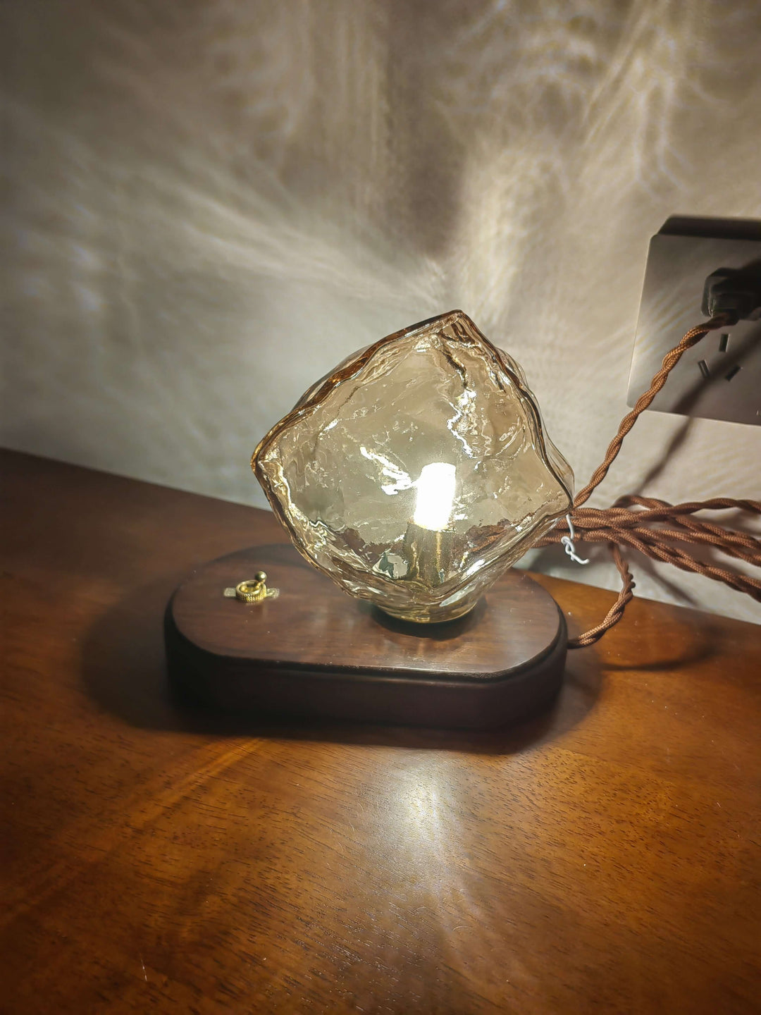 Lampe De Table En Verre En Forme De Pierre De Glace