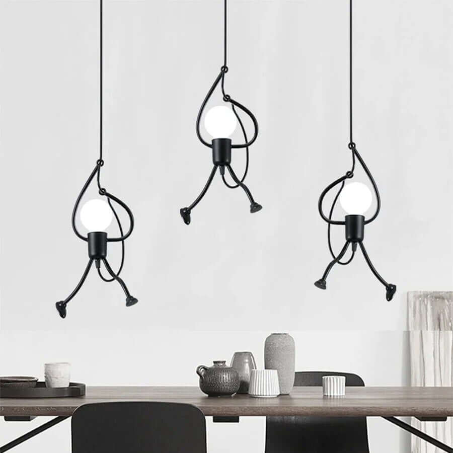 Sjov pendel lampe med dukkedesign