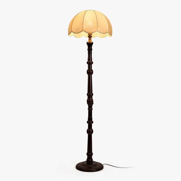 Moderni lattiavalaisin, elegantti ja tyylikäs