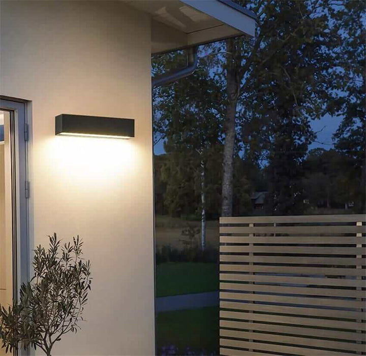 Moderne LED Væglampe til Udendørs Brug - Stilfuld og Holdbar