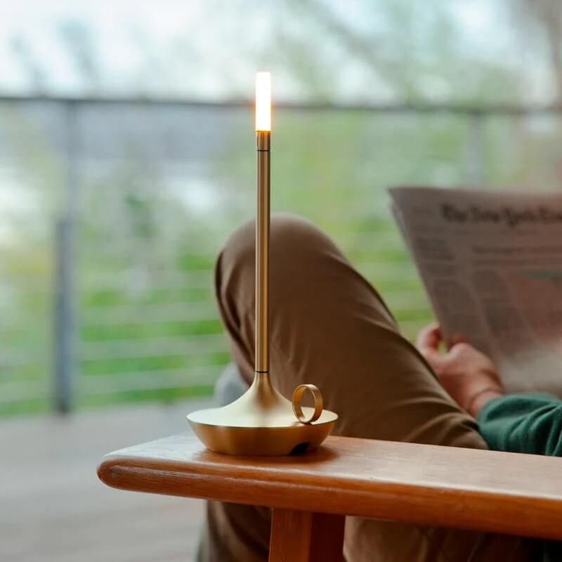 Moderne bordlampe i hvid
