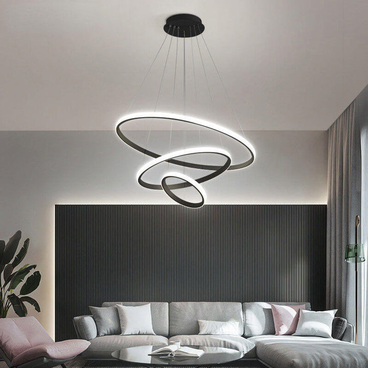Moderne loftlampe med 3 ringe, tændt