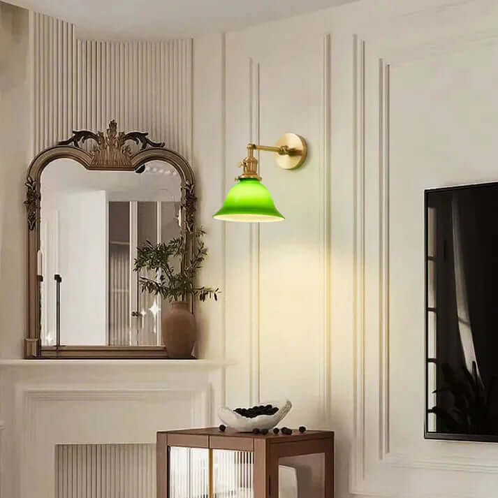 Vintage-stil væglampe med justerbar arm, grønt glas