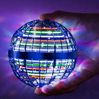 Svævende LED hoverball, et farverigt og interaktivt flyvende legetøj der underholder børn og voksne i timevis.